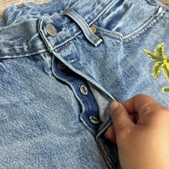 Levi’s 501 High Waisted Button Fly Jean Shorts with Embroidered Palm Tree Sz 29 - Picture 5 of 10